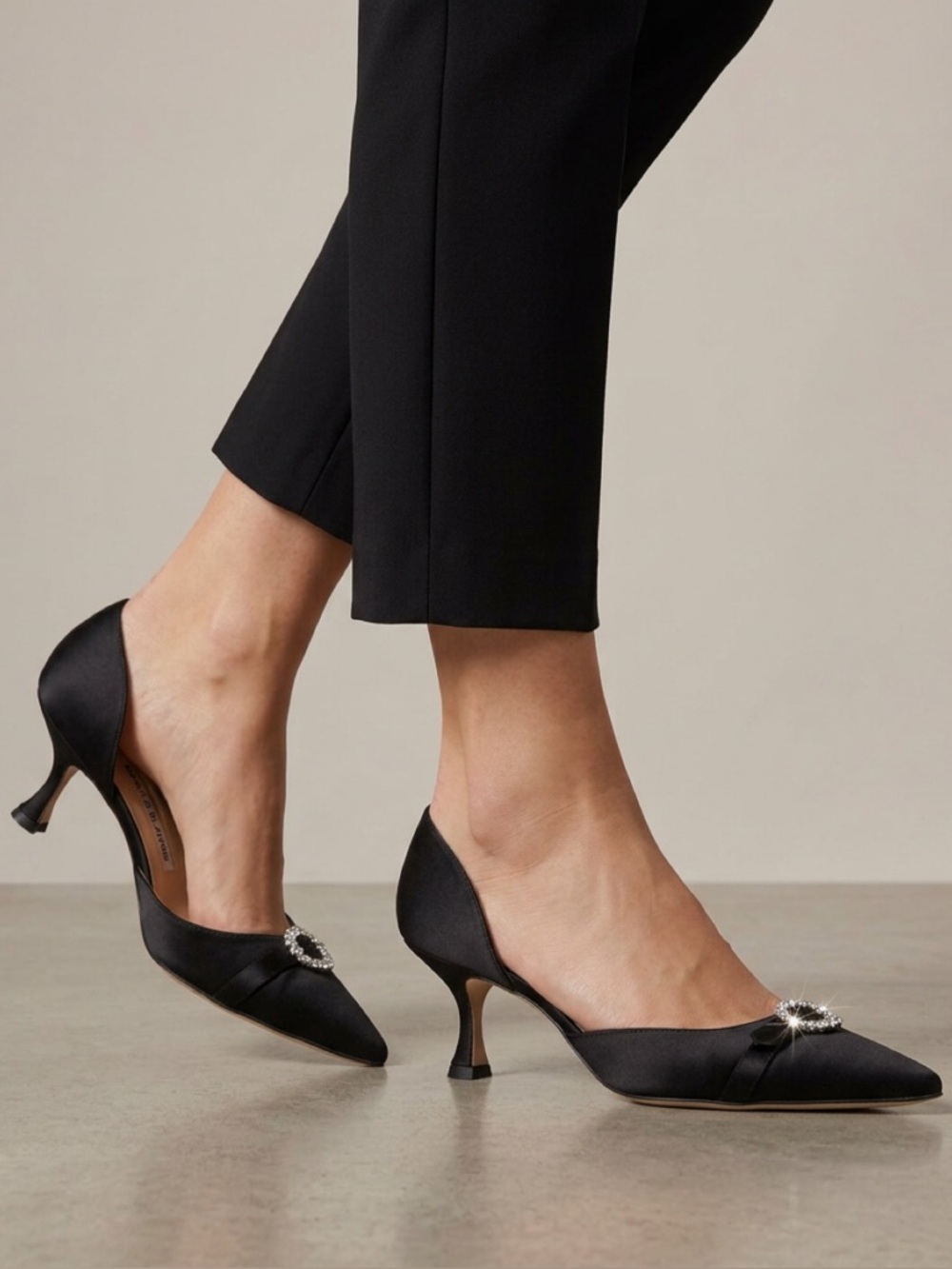 Manolo Blahnik Black Crystal Buckle Low Heel Pumps Size 37.5 / US 7.5